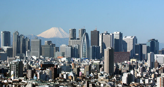 "Skyscrapers of Shinjuku 2009 January" by Morio 
