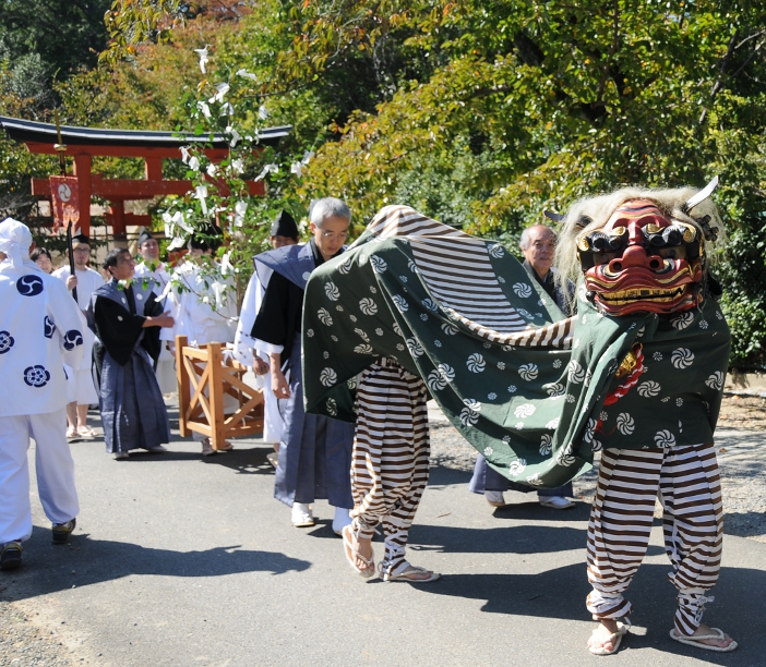 Yoshida matsuri parade