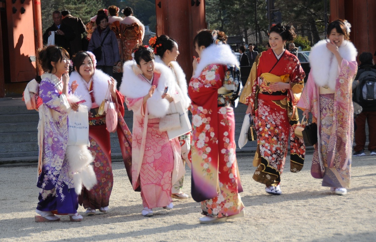 group of girls at heian shrine