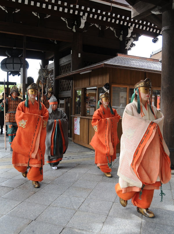 The blue dragon enters Kiyomizu-dera
