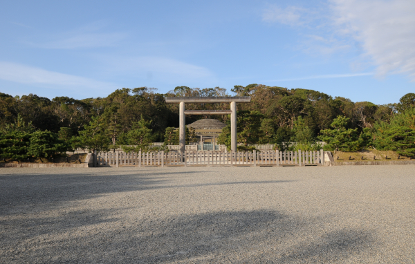 Tomb of the Meiji Emperor